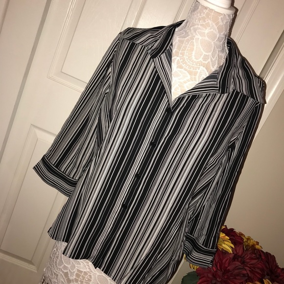 Apt 9. Striped Print Blouse 👚 3/4 Sleeve - Picture 3 of 7